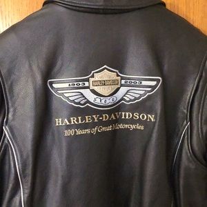 Ladies 2XL leather Harley Davidson riding jacket 100th Anniversary